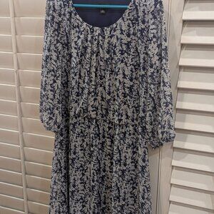 Womens three quarter sleeve navy and white dress